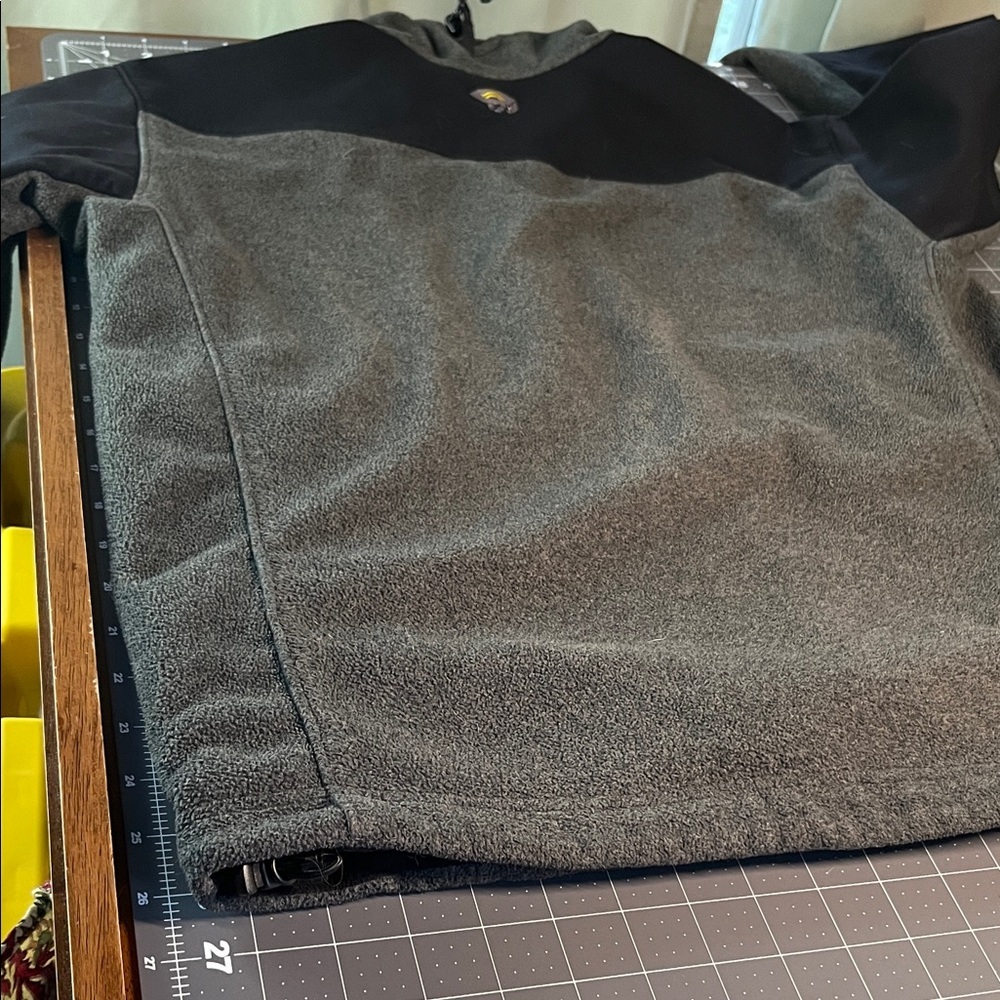 Mountain Hardwear Men's Performance Jacket in Gray and Black - Picture 10 of 10